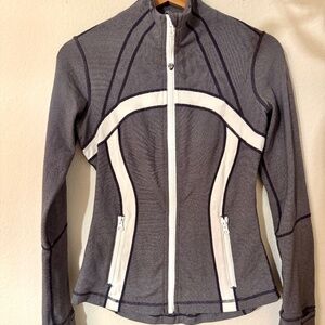 Lululemon Size 4 Grey Zip up Jacket